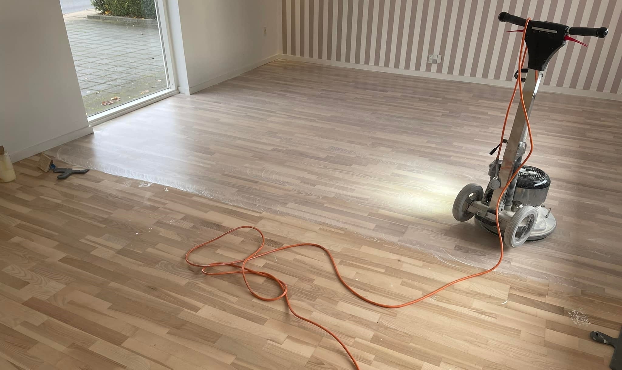 Gulvafslibning som en del af gulvservice i Nordjylland